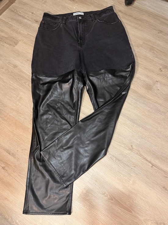 Abercrombie & Fitch Denim - Abercrombie Curve Love Faux Leather Straight Jeans 14L Black 90s High Rise